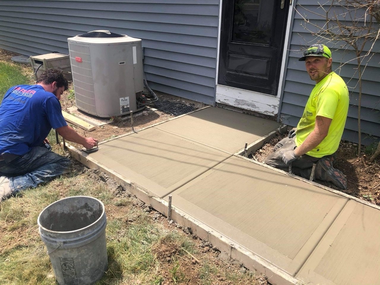 Walkways & Sidewalks in Hilliard, Ohio by Columbus Stamp Concrete